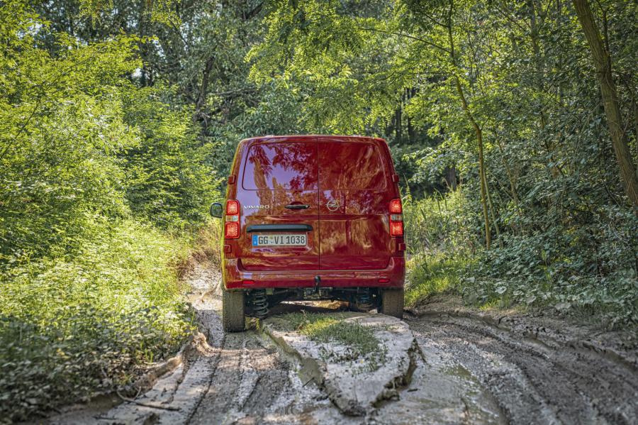  Opel Vivaro Van 4x4 2019 года  (фото 9 из 22)